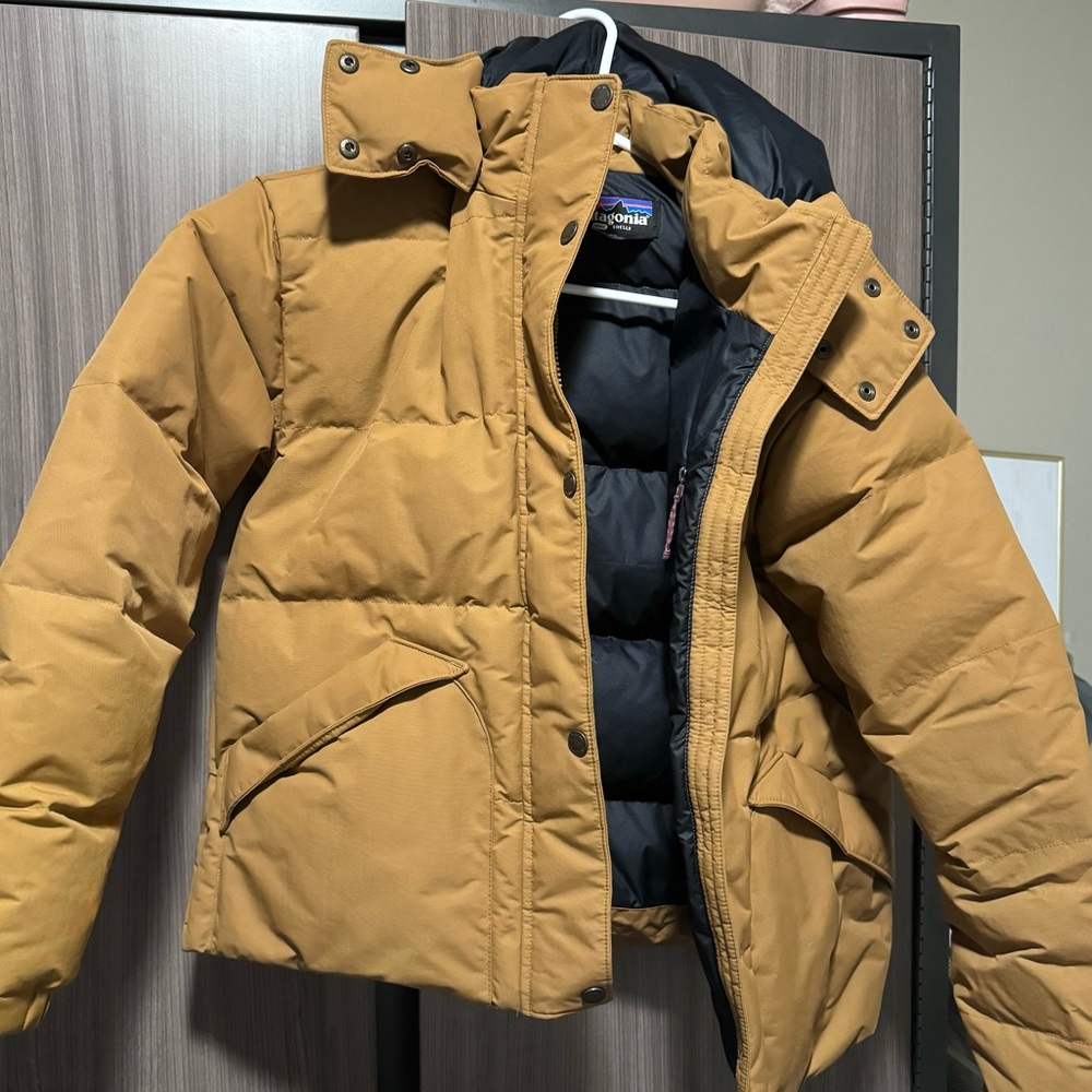 Patagonia Women’s Downdrift Jacket Light brown